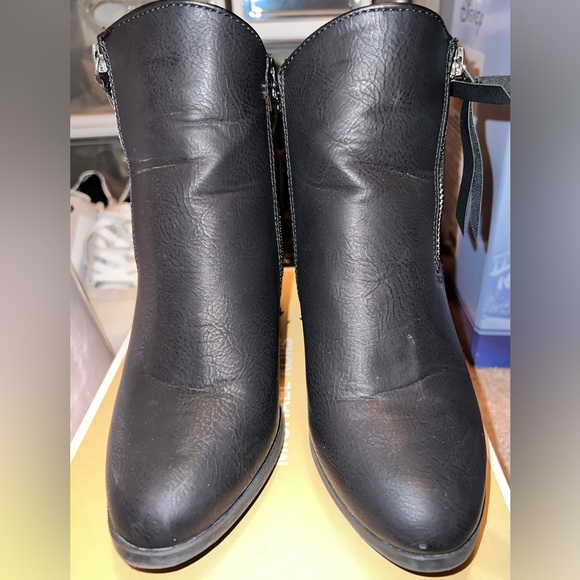 Journee Collection brand new black booties - Picture 5 of 7